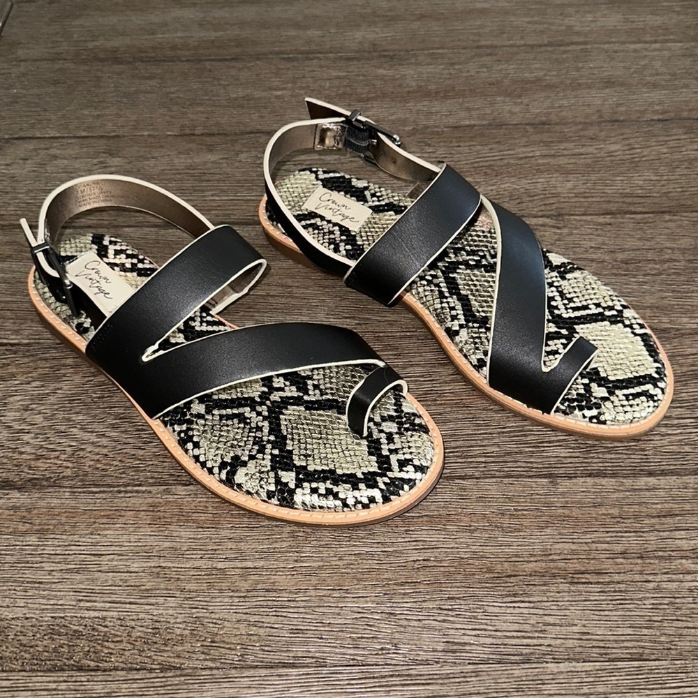 Crown Vintage Aaliya Sandal